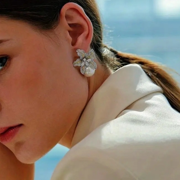 🐎 NEW! JTV Silver and Pearl  Earrings - Picture 2 of 3